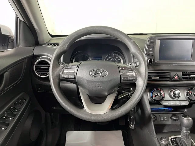 Used 2019 White Hyundai SE image 19