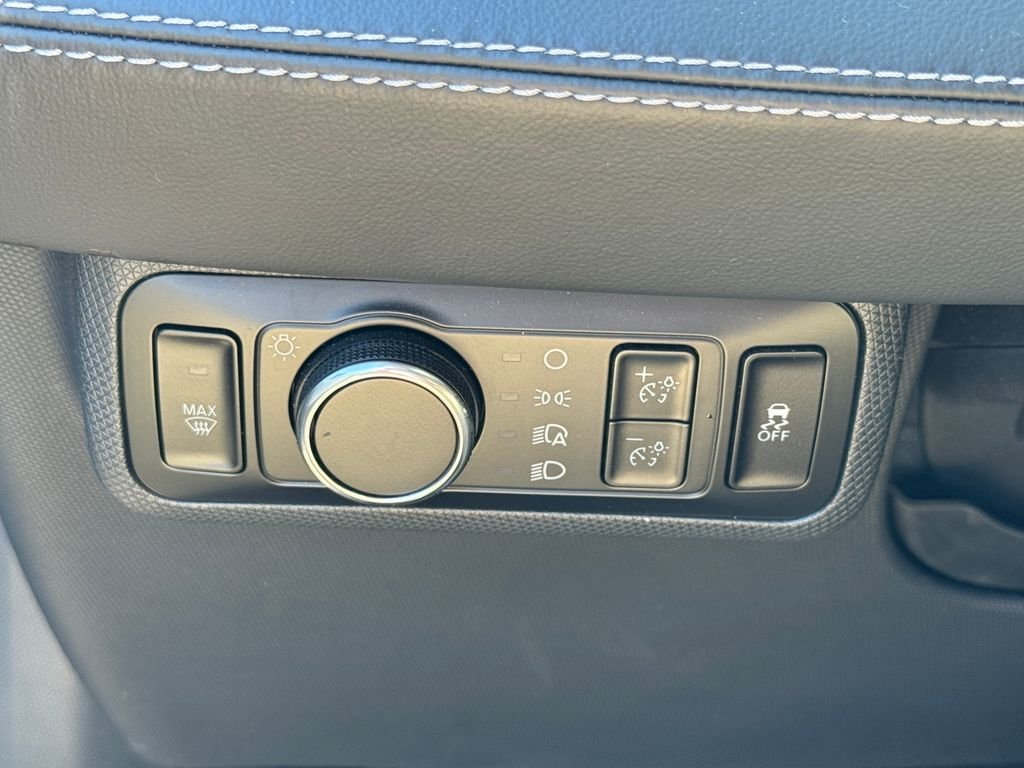 Used 2023 Gray Ford Select image 12