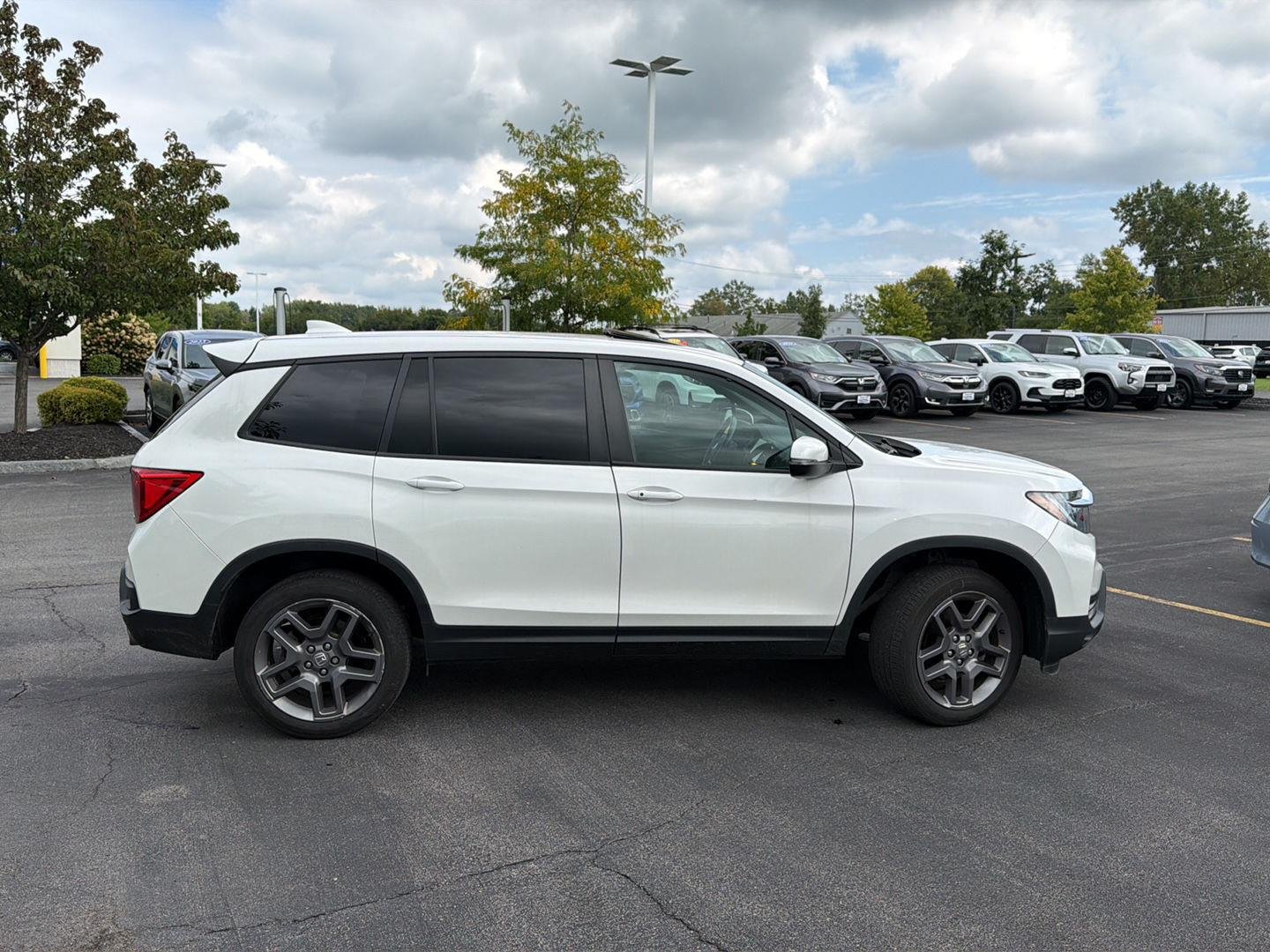 Used 2023 Platinum White Pearl Honda EX-L image 8