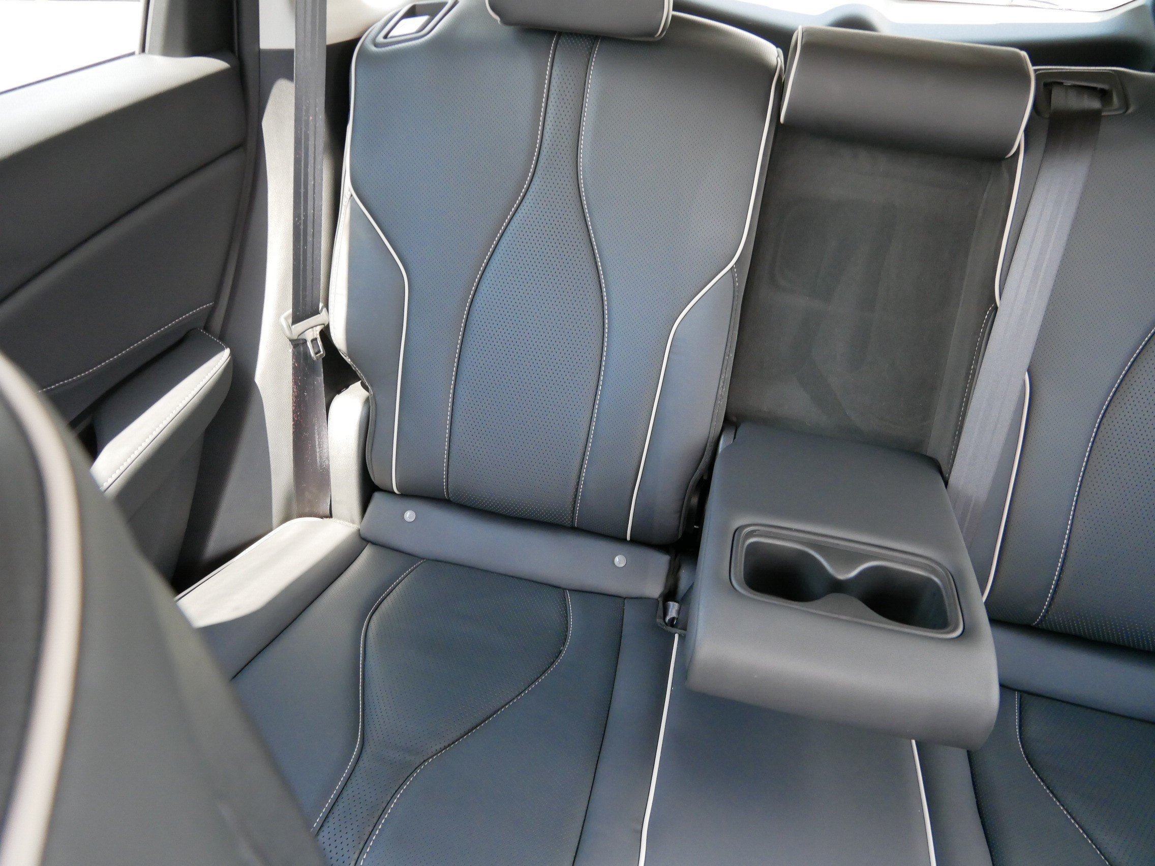 Used 2025 Majestic Black Pearl Acura w/Advance Package image 12