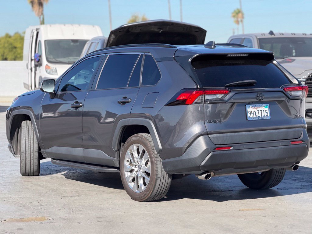 Used 2023 Magnetic Gray Metallic Toyota XLE Premium image 3