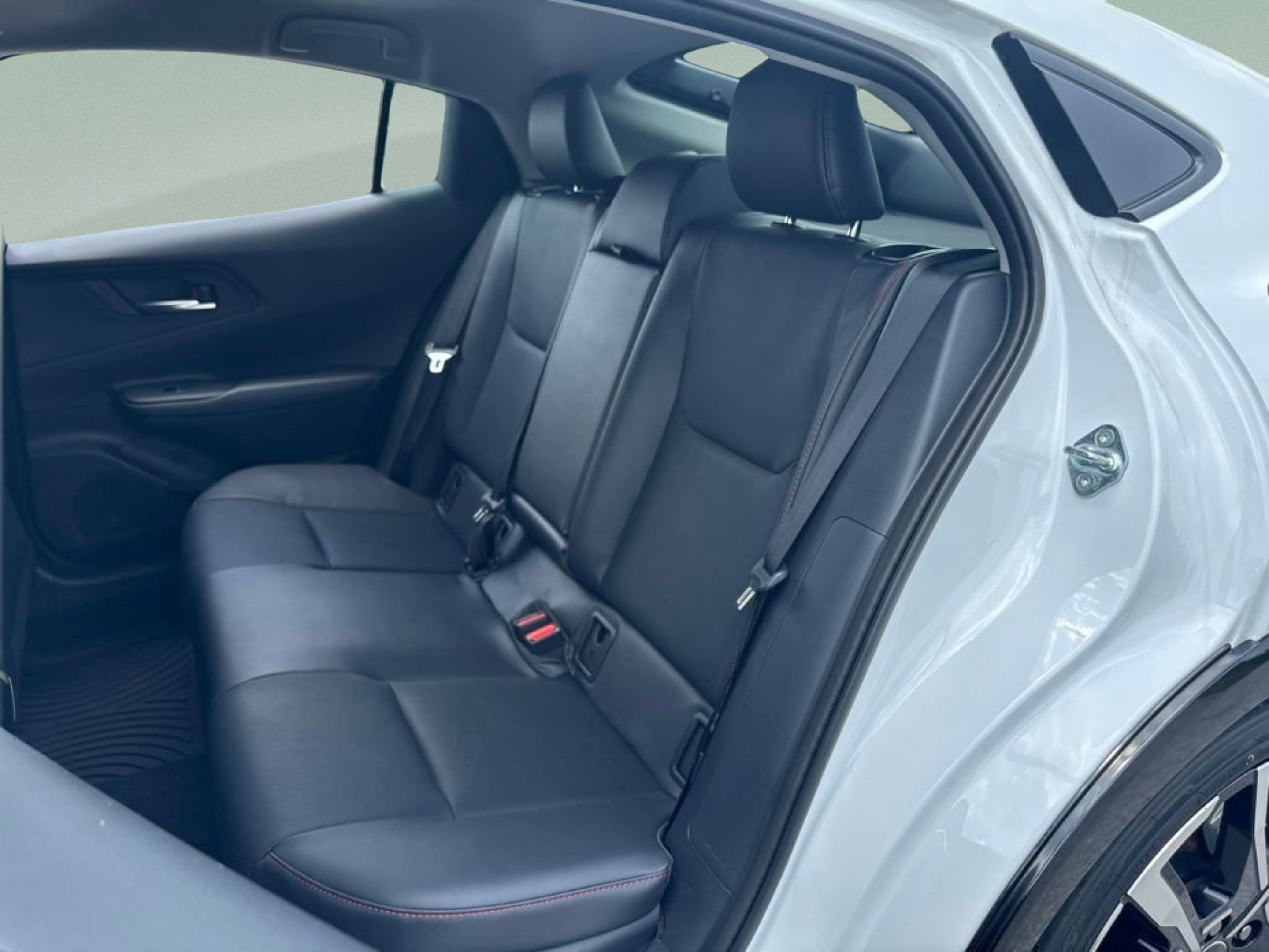 2026 Toyota Prius Plug-in Hybrid XSE - Photo 21