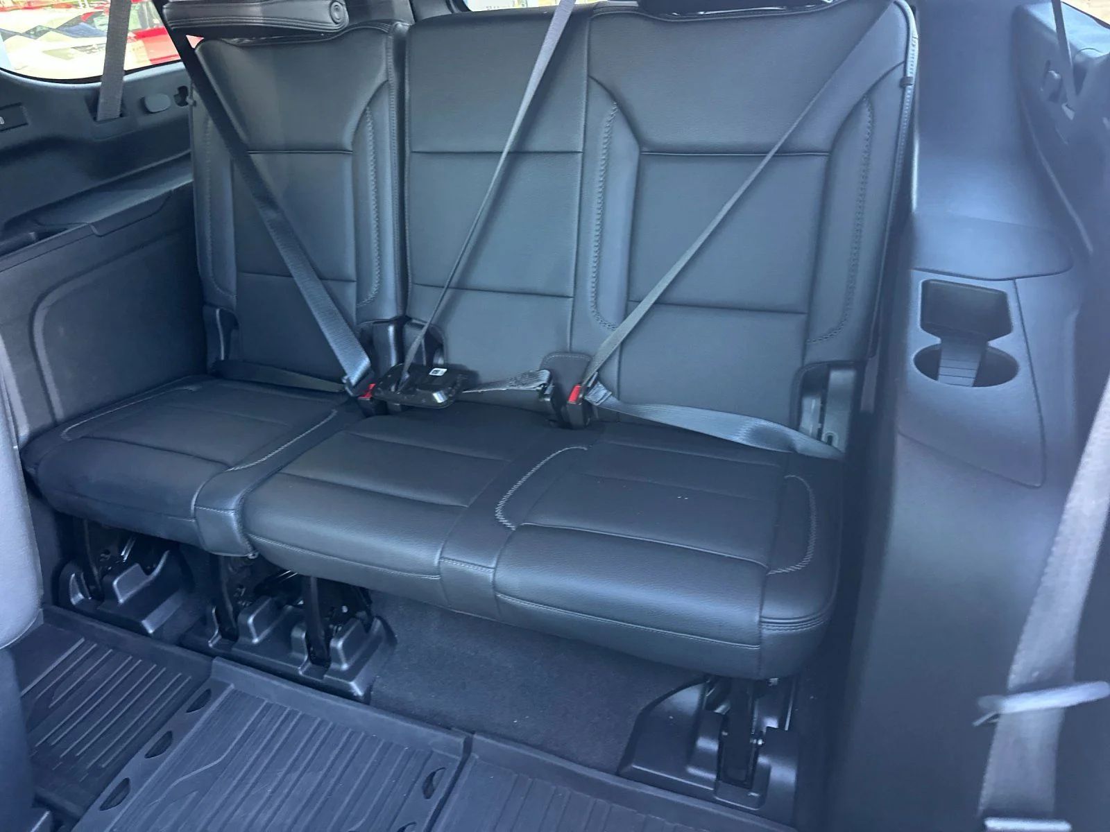 Used 2022 White Frost Tricoat GMC Denali image 14
