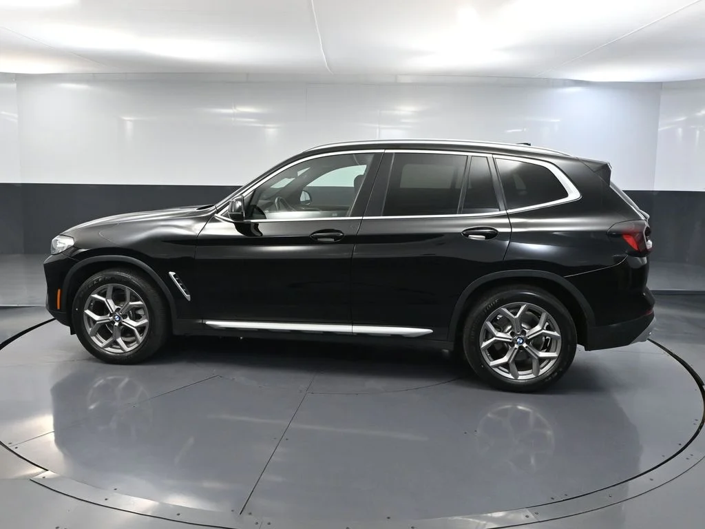 Used 2023 Black BMW xDrive30i image 10