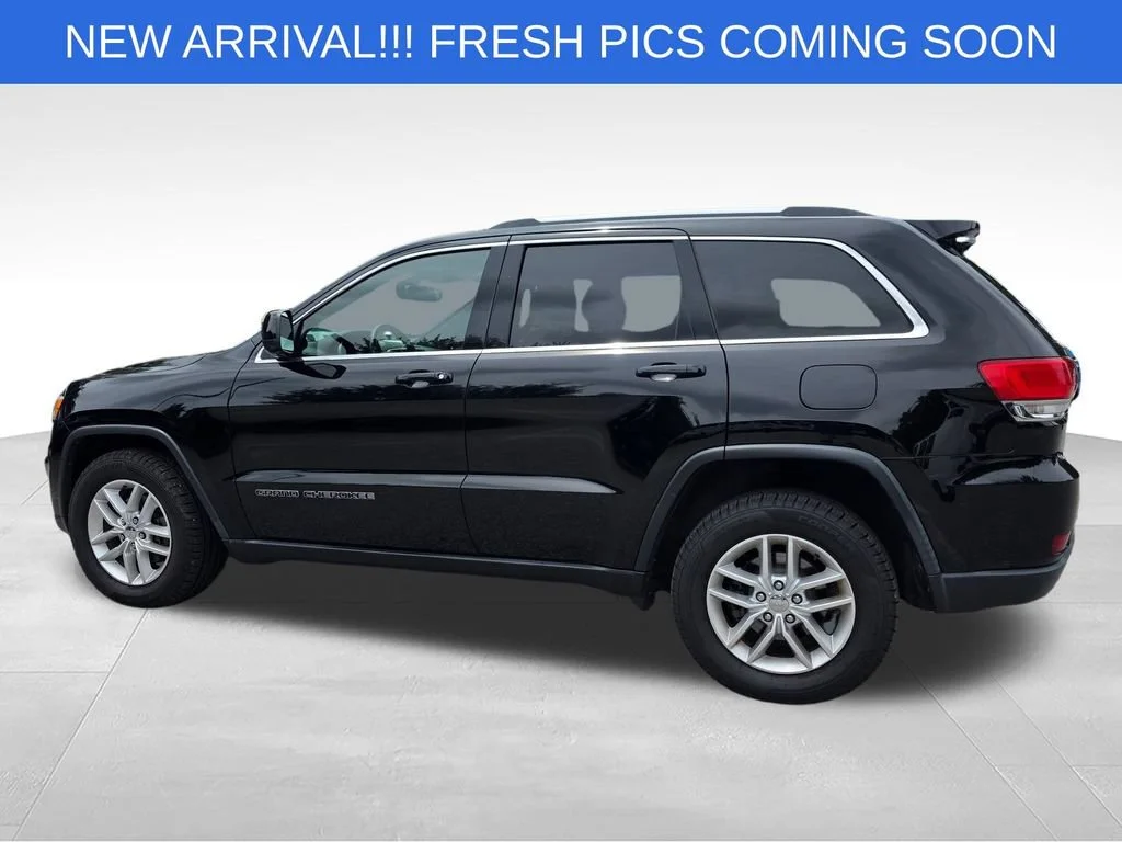 Used 2017 Black Jeep Laredo image 4
