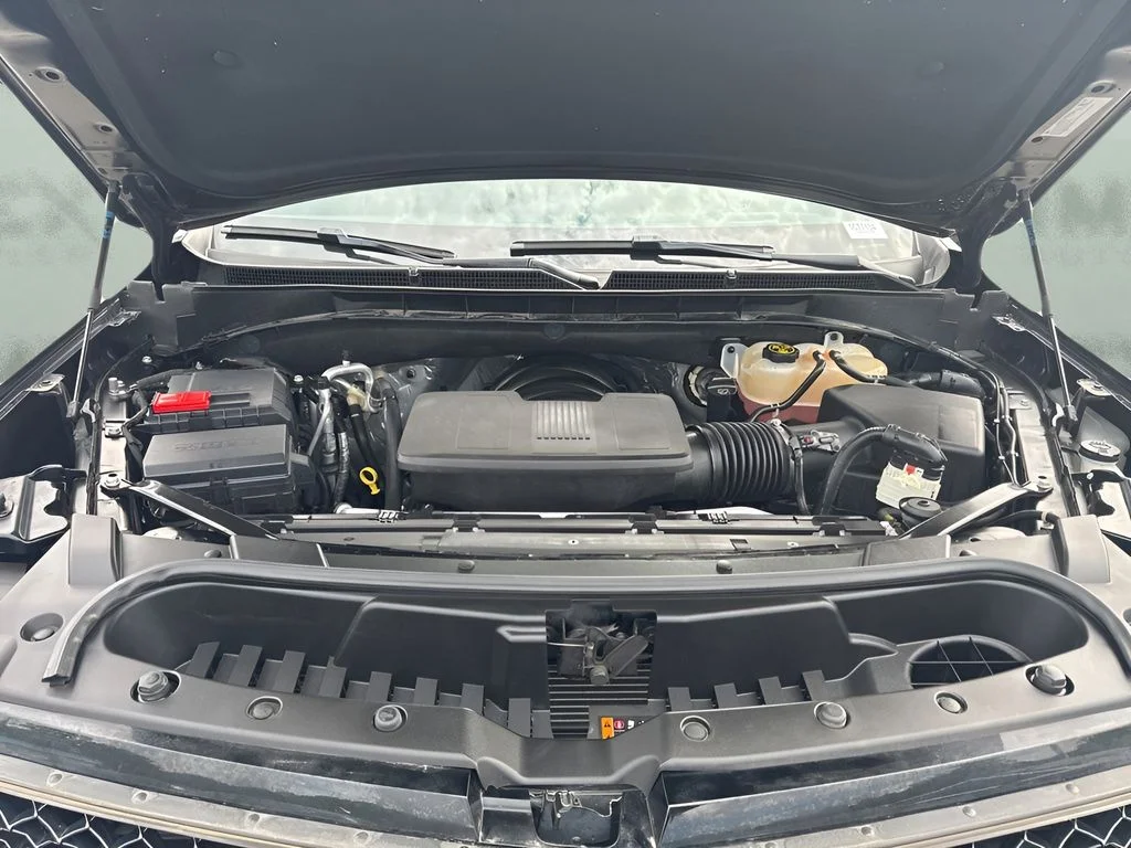 Used 2022 Black Cadillac Sport image 33