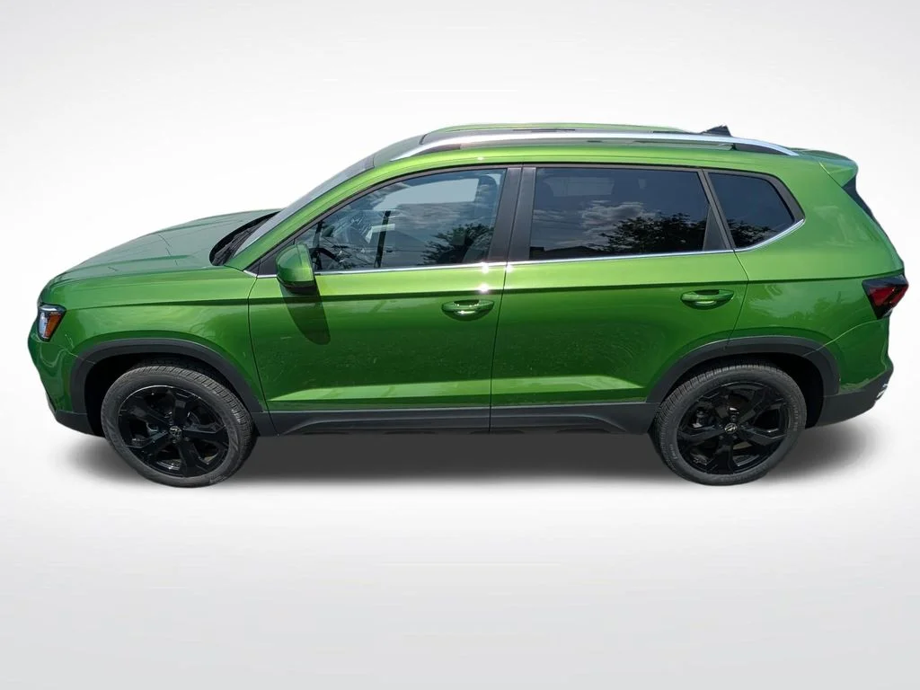 Used 2025 Green Volkswagen 1.5T SEL image 7
