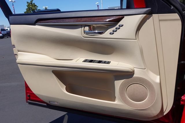 Used 2014 Red Lexus 350 image 18
