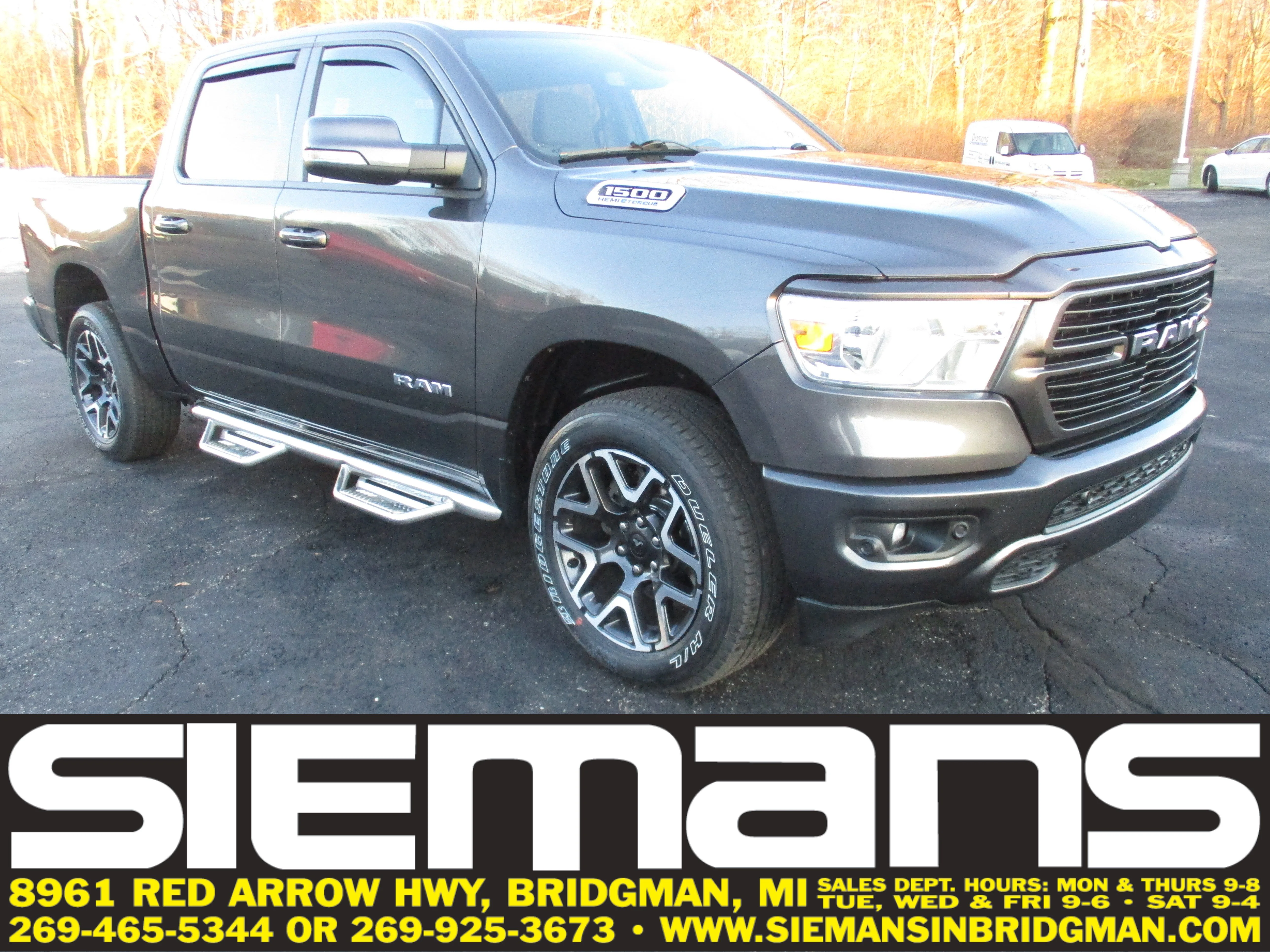 2021 RAM 1500 Big Horn/Lone Star 4x4 Crew Cab 5'7's photo