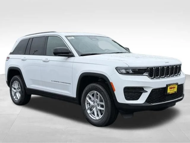 New 2026 Bright White Clear-Coat Exterior Paint Jeep Laredo X image 1