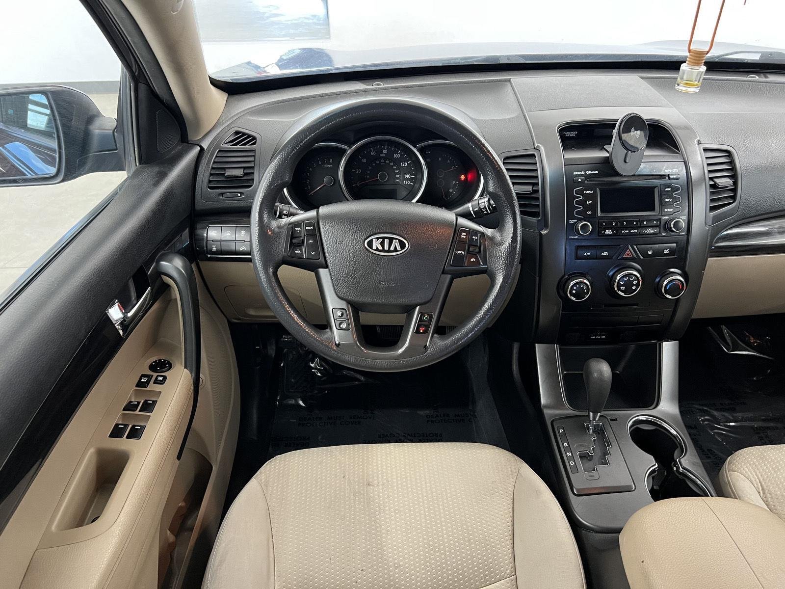 2011 Kia Sorento LX - Photo 26