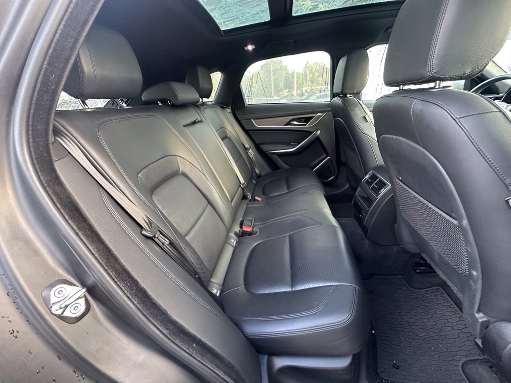 Used 2023  Jaguar P250 S image 10