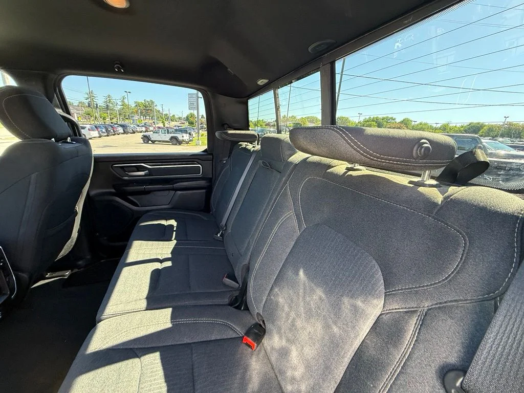 Used 2020 Silver Ram Big Horn/Lone Star image 28