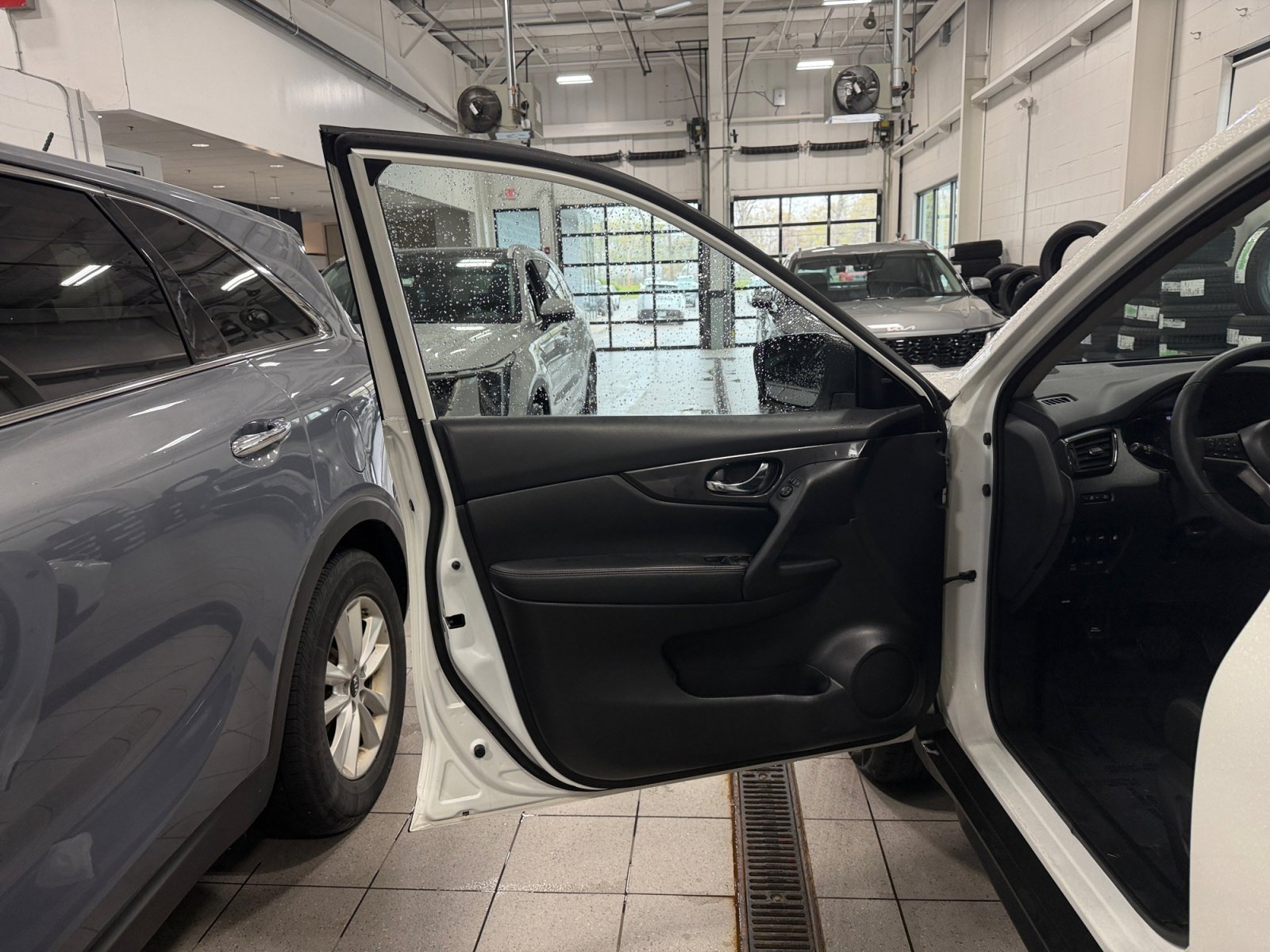Used 2019 Glacier White Nissan SV image 26