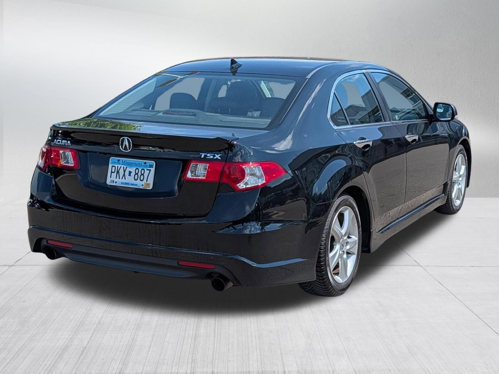 Used 2010 Crystal Black Pearl Acura  image 7