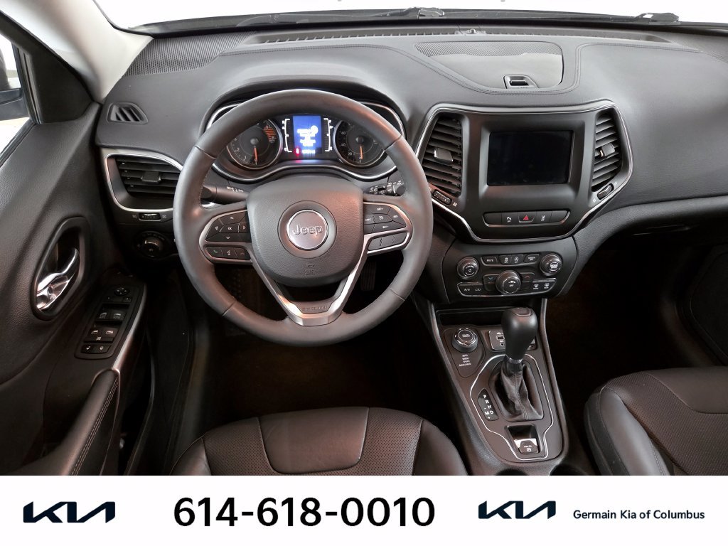 Used 2021 Silver Jeep Latitude Lux image 17