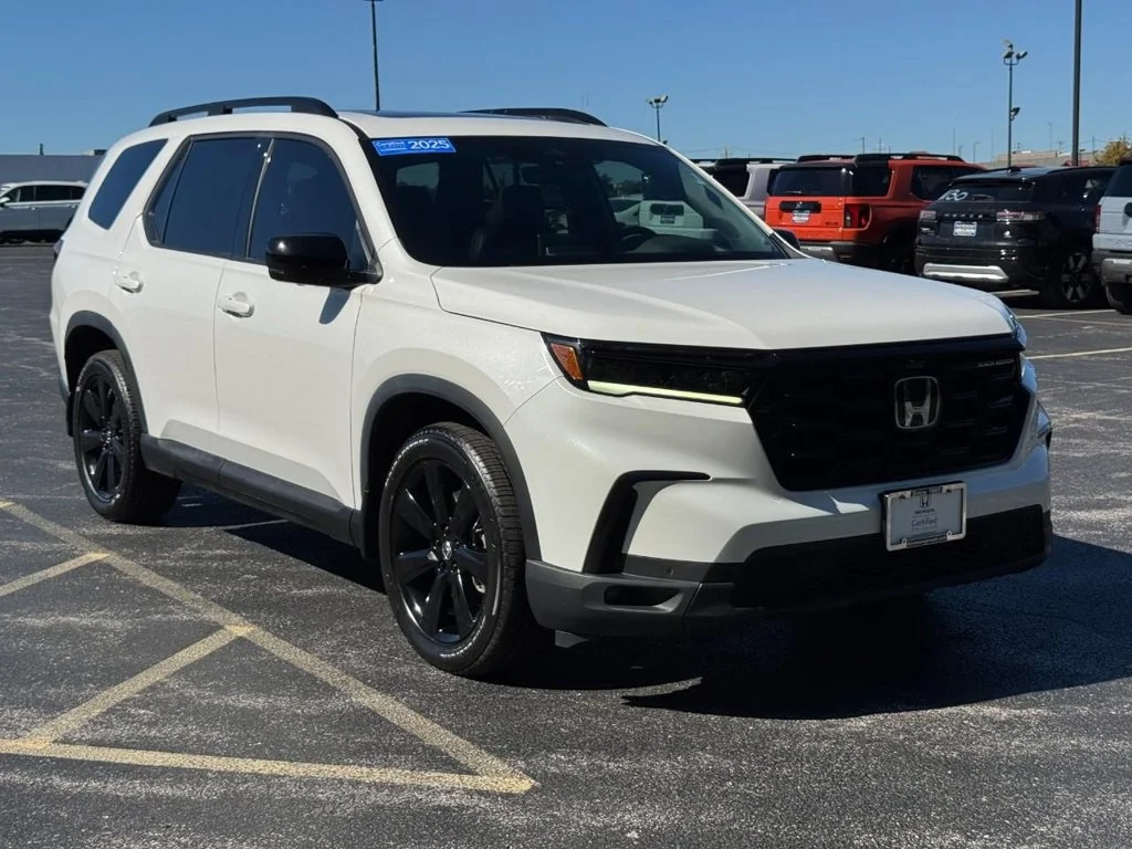 Certified Used 2025 White Honda Black Edition image 2