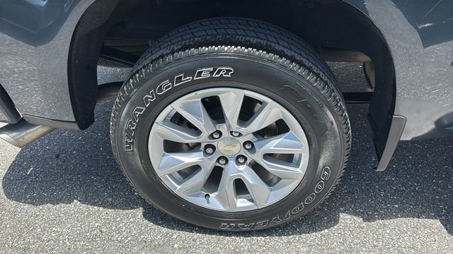 Used 2020 Shadow Gray Metallic Chevrolet Custom image 12