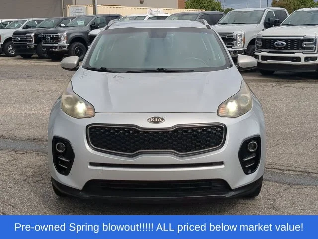 Used 2017 Silver Kia EX image 16