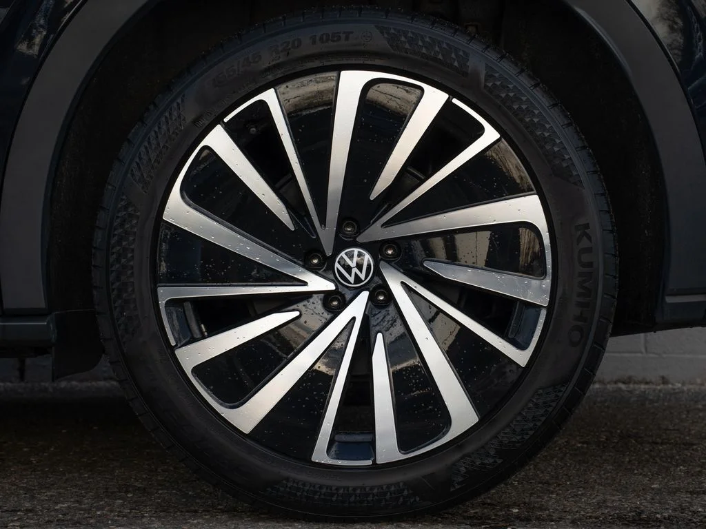 Used 2023 Black Volkswagen Pro S Plus image 13