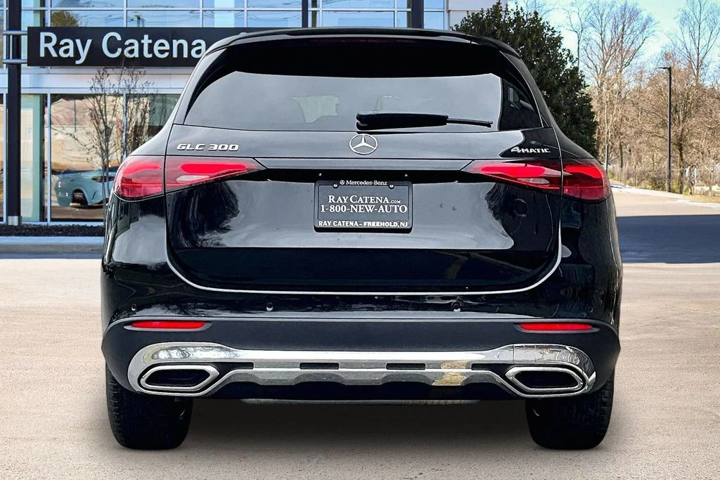 New 2026 Black Mercedes-Benz GLC 300 image 4