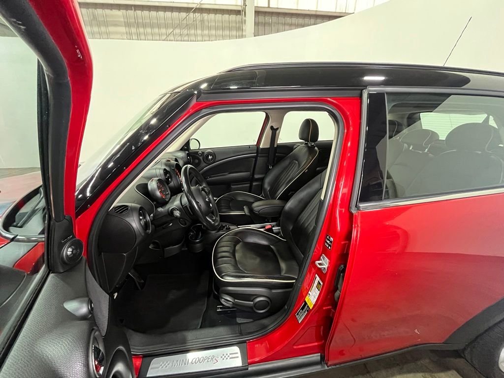 Used 2016 Red MINI Base image 17