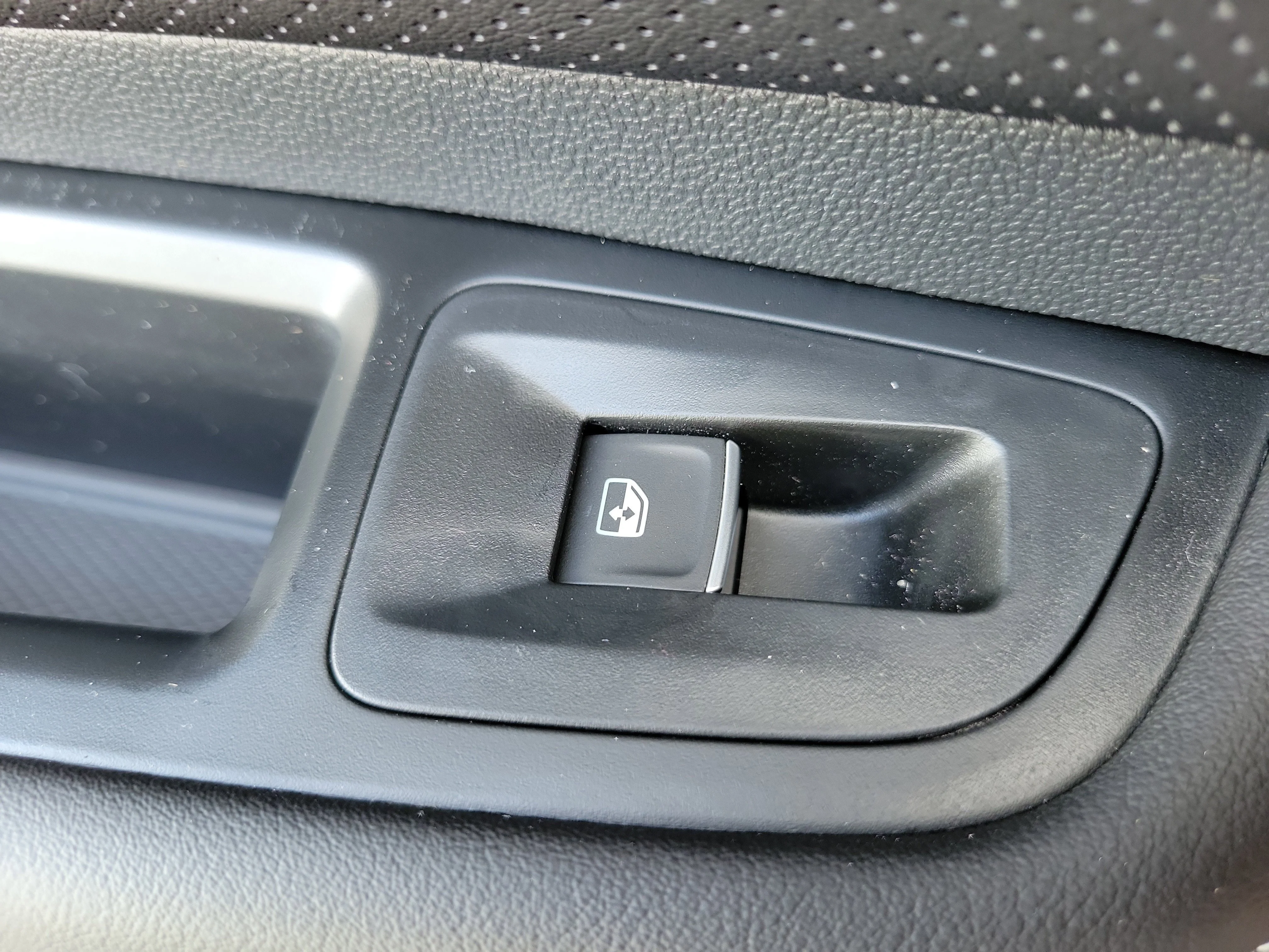 New 2026 Black Volkswagen SE w/Technology image 18