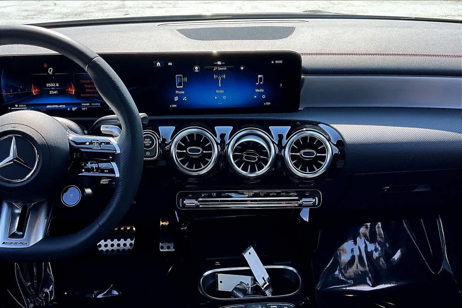 2025 Mercedes-Benz CLA AMG CLA35 - Photo 7