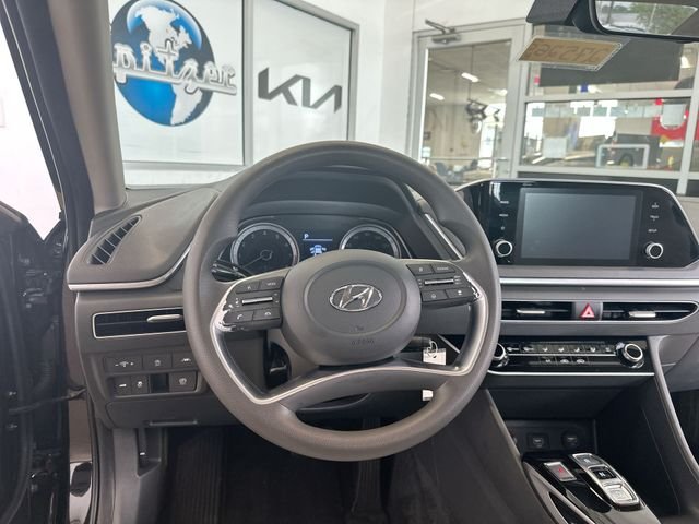 Certified Used 2023 Black Hyundai SE image 13