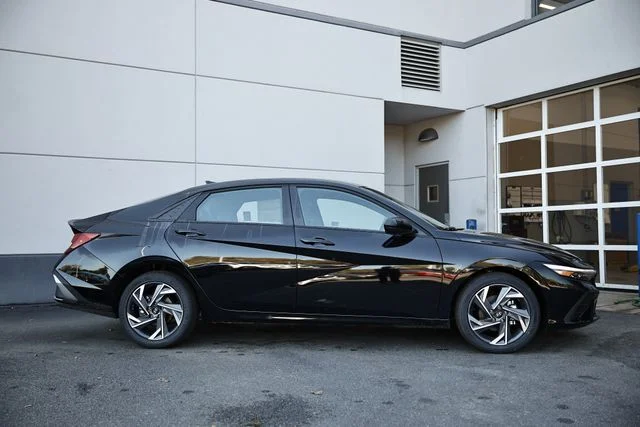 New 2026 Abyss Black Hyundai SEL Sport image 3