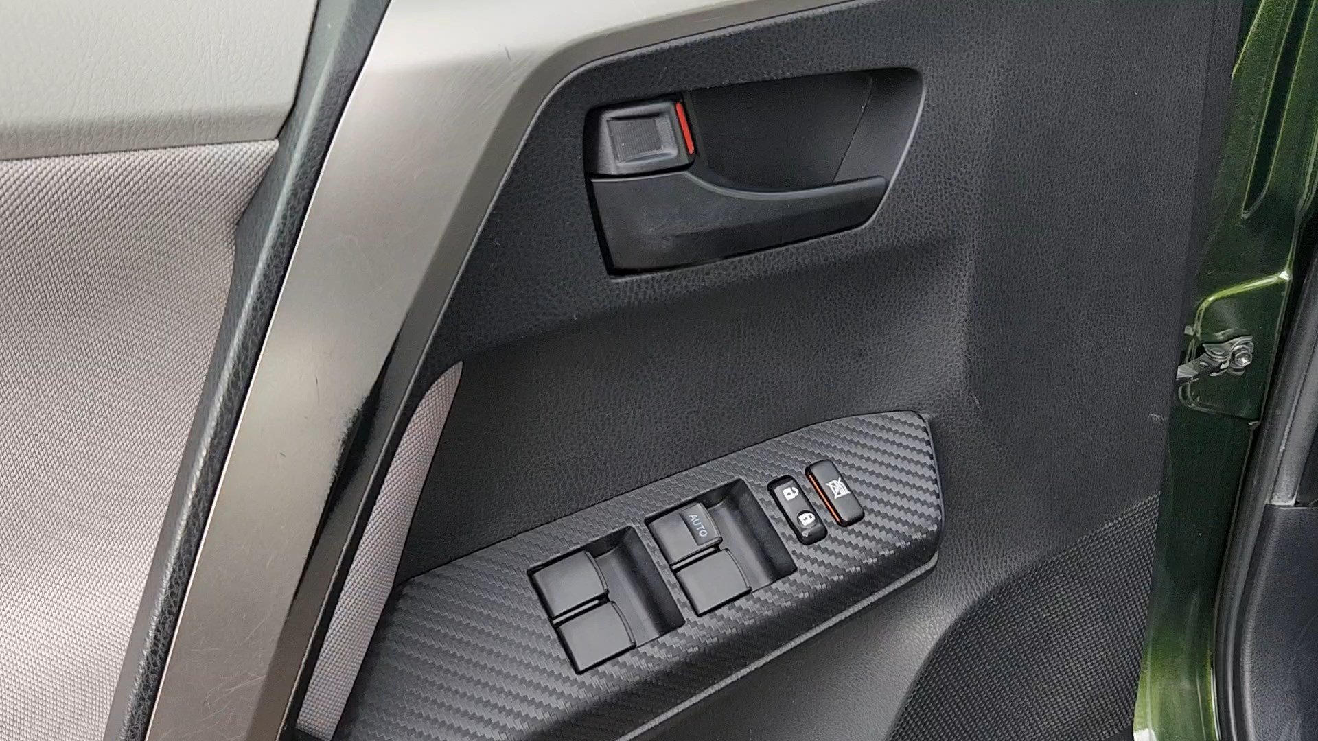 Used 2013 Spruce Mica Toyota XLE image 7
