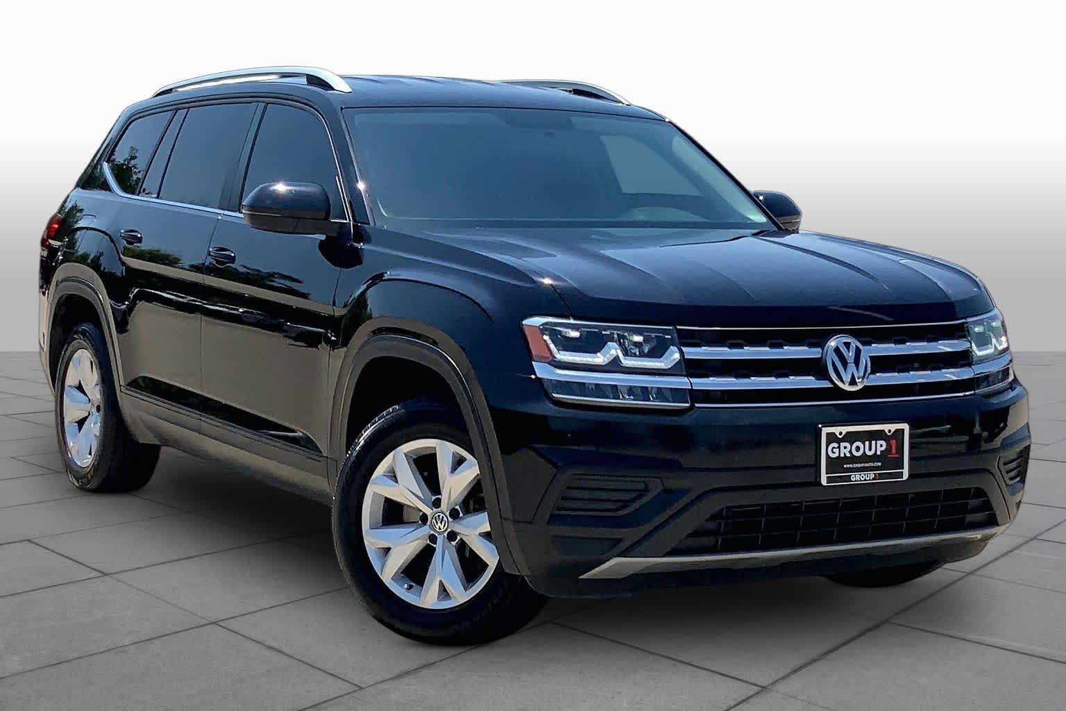Used 2018 DEEP BLACK PEARL EFFECT Volkswagen 2.0T S image 3