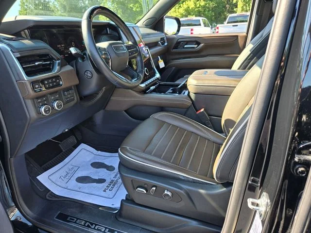 Used 2025 Black GMC Denali Ultimate image 13