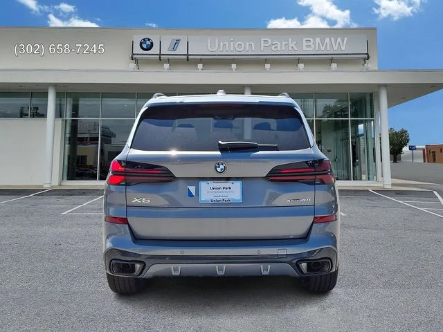 New 2026 Skyscraper Grey Metallic BMW xDrive40i image 5