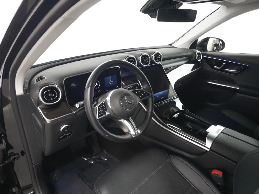 Used 2025 Black Mercedes-Benz GLC 350e image 9