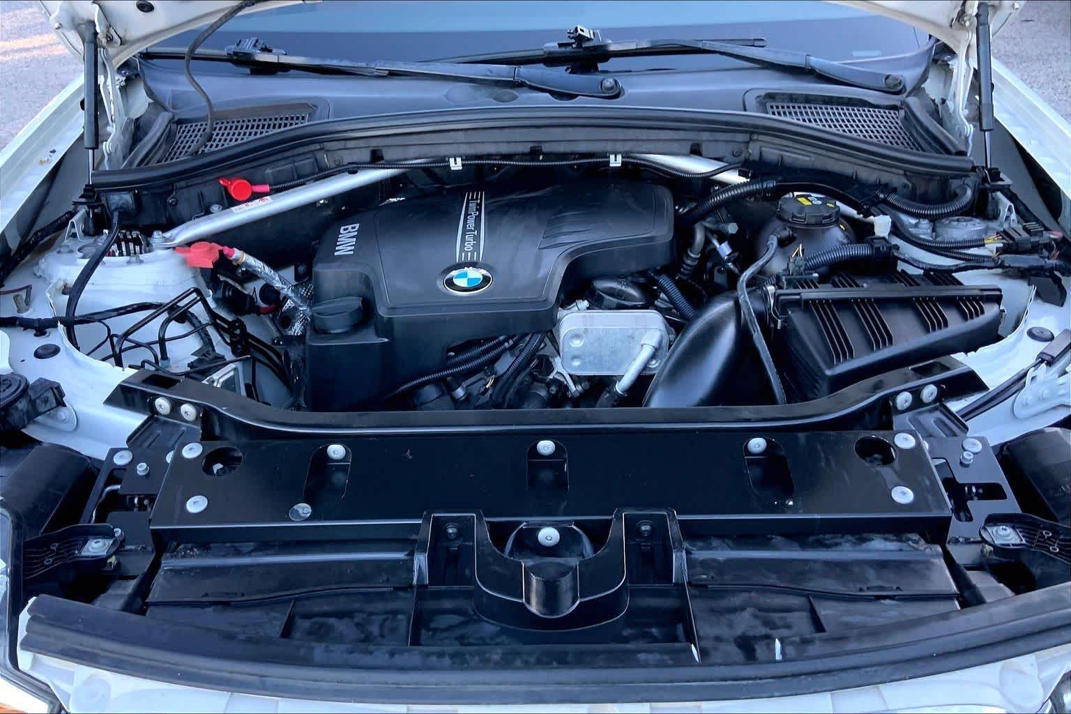 Used 2017 Alpine White BMW xDrive28i image 31