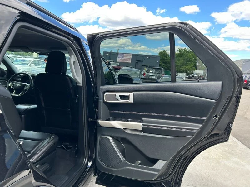 Used 2023 Black Metallic Ford XLT Sport Utility 4D image 24