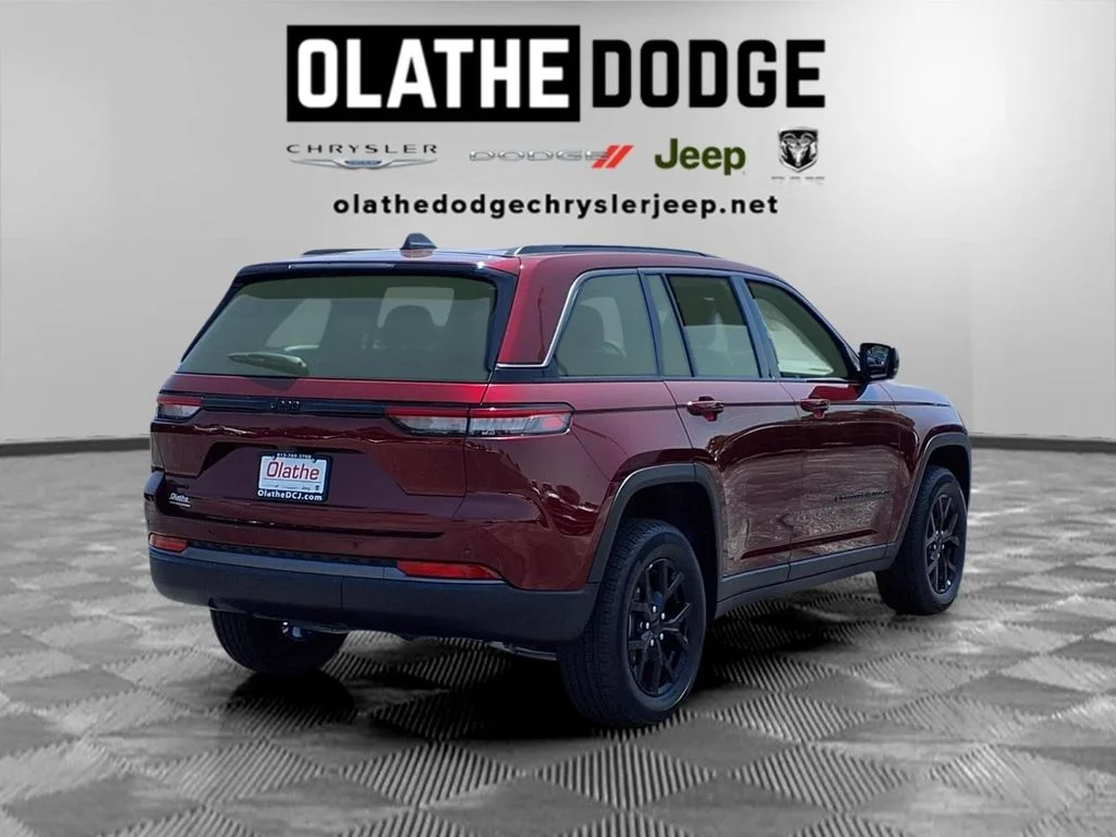New 2026 Velvet Red Pearl-Coat Exterior Paint Jeep Altitude image 25