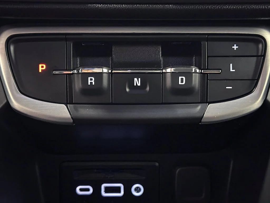 Used 2024 Blue GMC SLT image 32