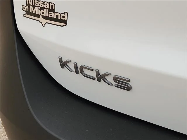 New 2027 QM1 Fresh Powd Nissan SV Front-Wheel Drive image 6