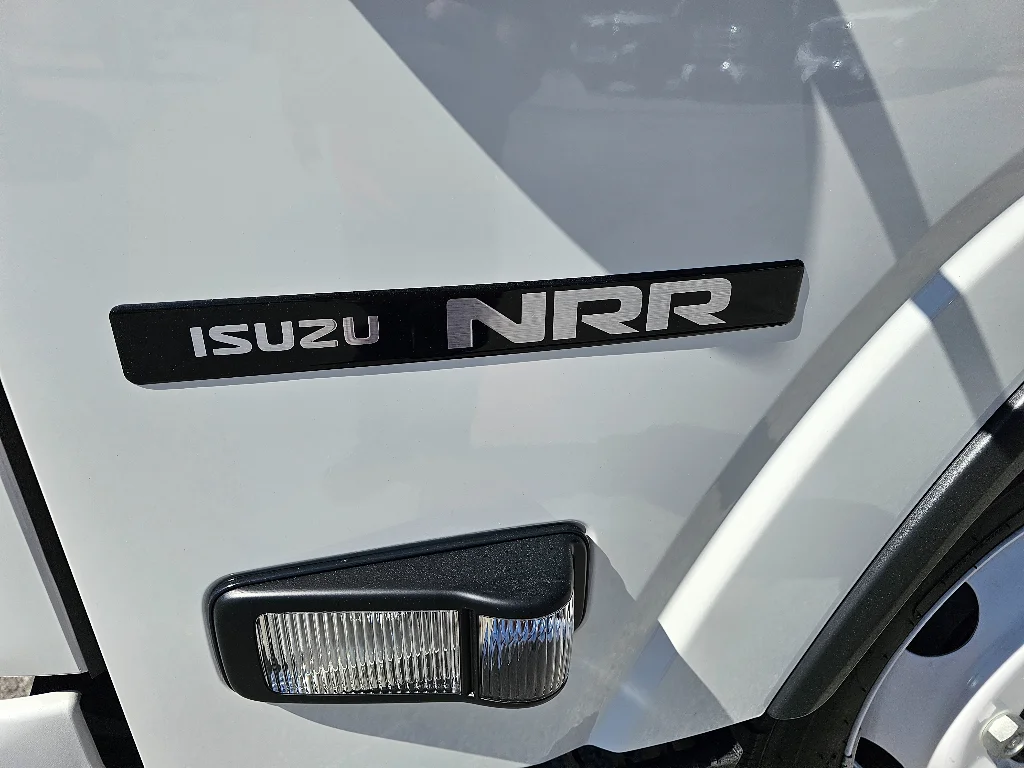 New 2026 WHITE Isuzu  image 9