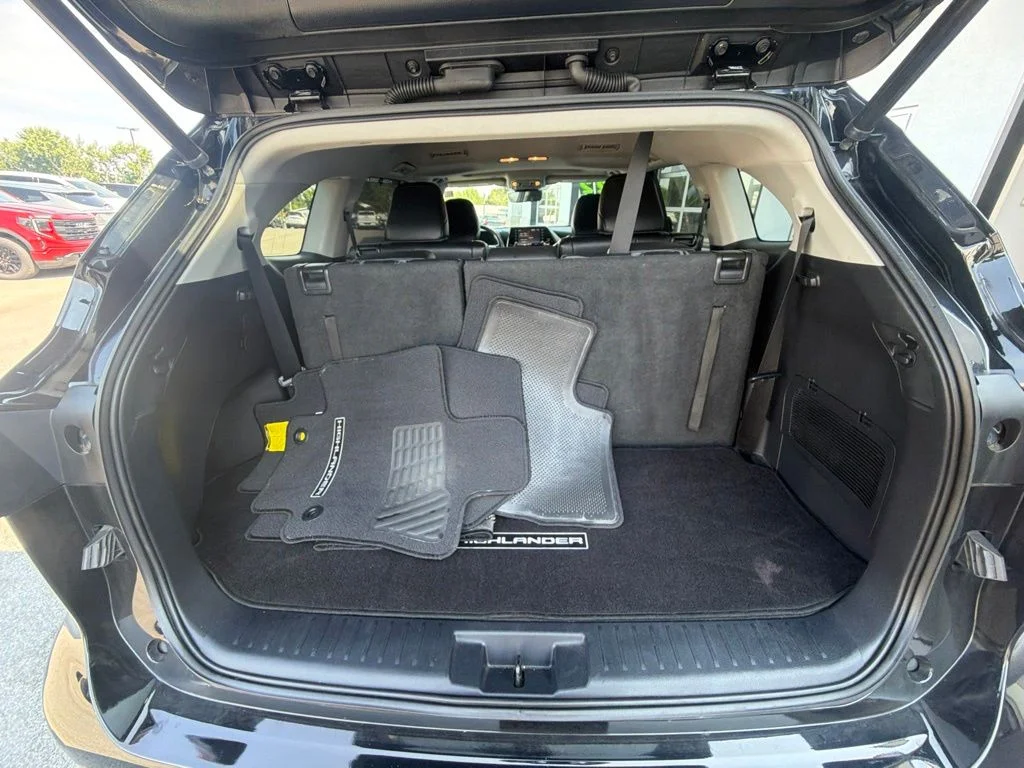 Used 2022 Black Toyota XLE image 46
