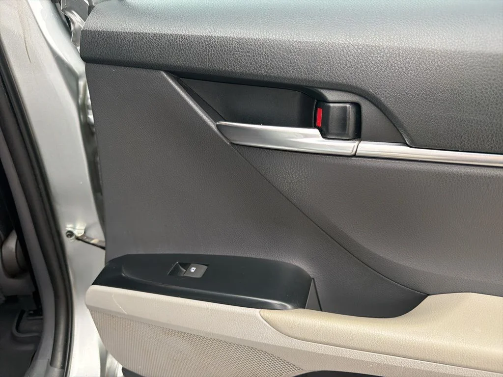 Used 2019 Silver Toyota LE image 27