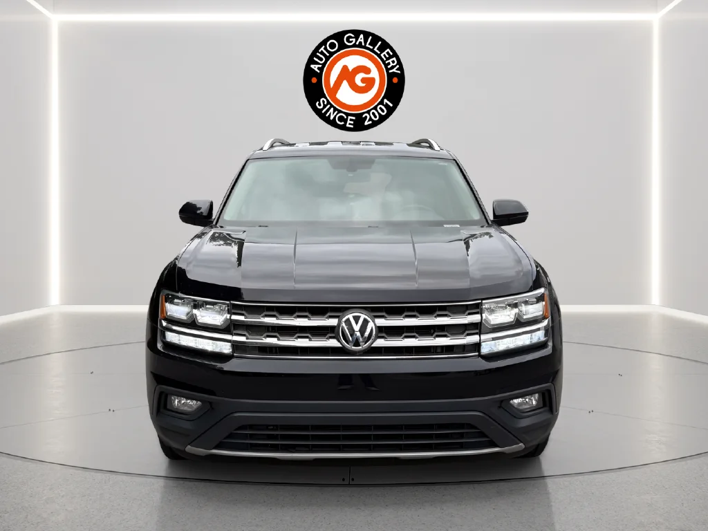 Used 2018 Black Volkswagen 3.6L V6 SE image 2