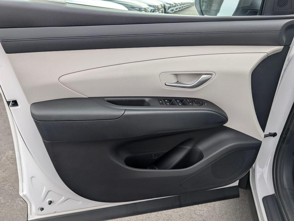 New 2026 White Hyundai SEL FWD image 17