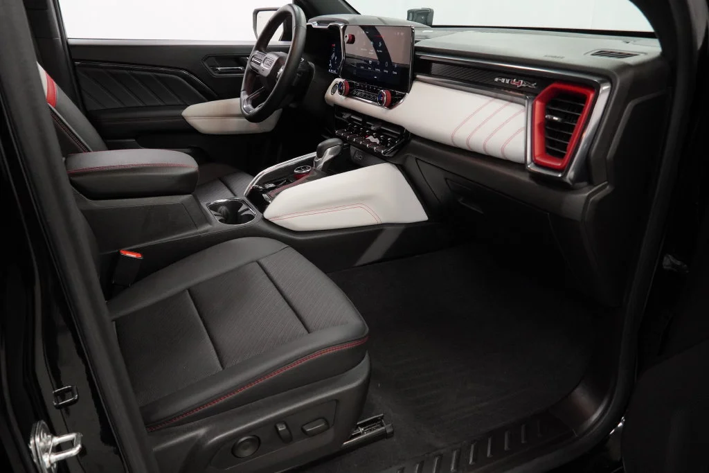 Used 2024 Onyx Black GMC AT4X image 33