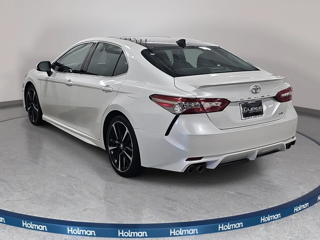 Used 2018 Beige Toyota XSE V6 image 8
