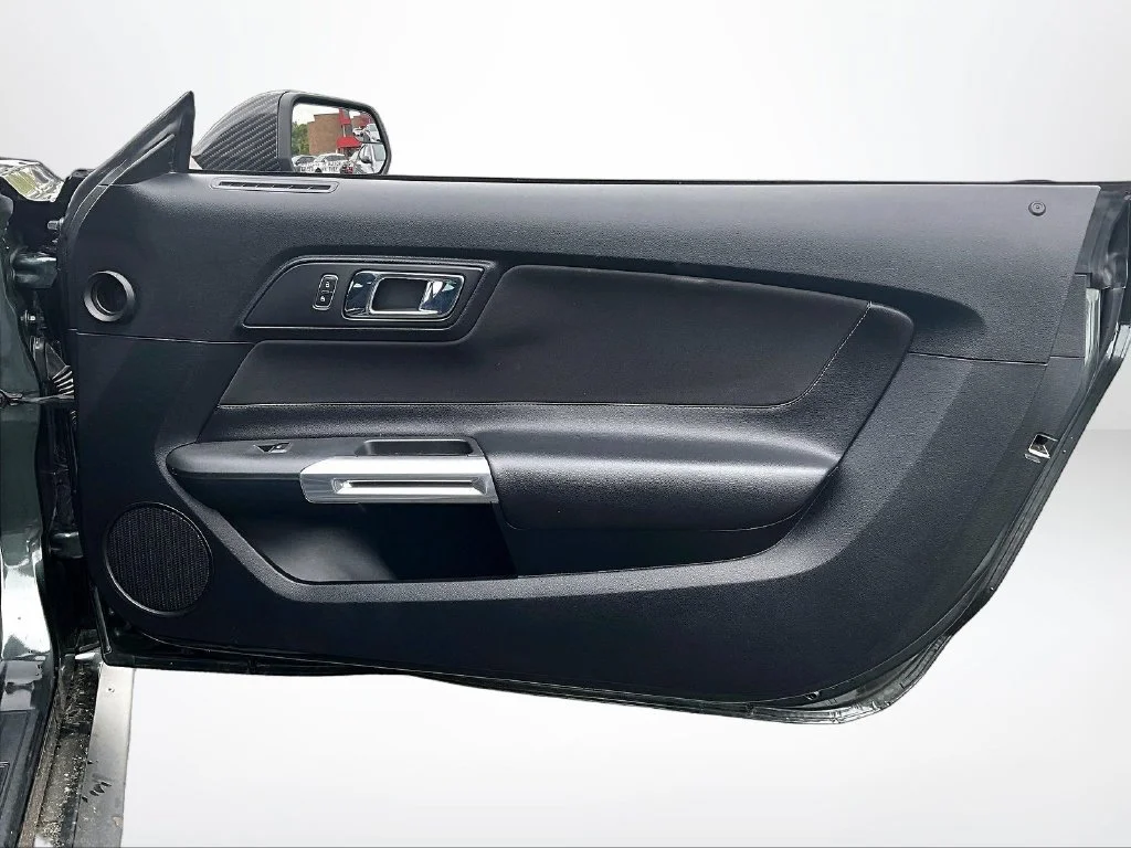 Used 2015 Gray Ford GT image 21