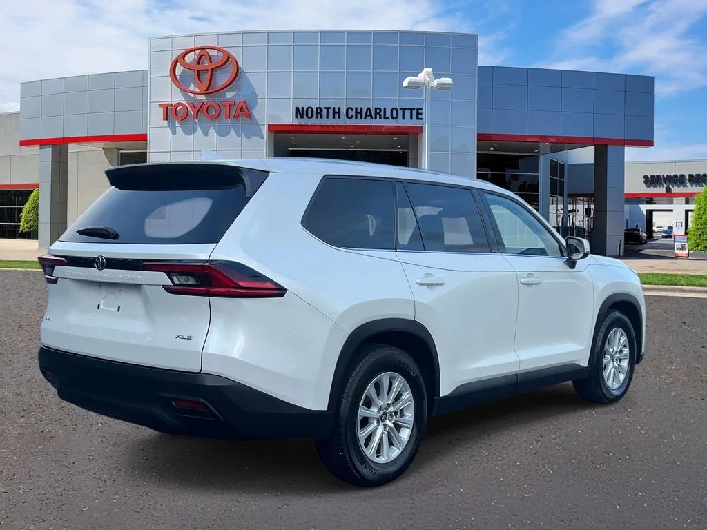 Used 2025 Beige Toyota XLE image 7