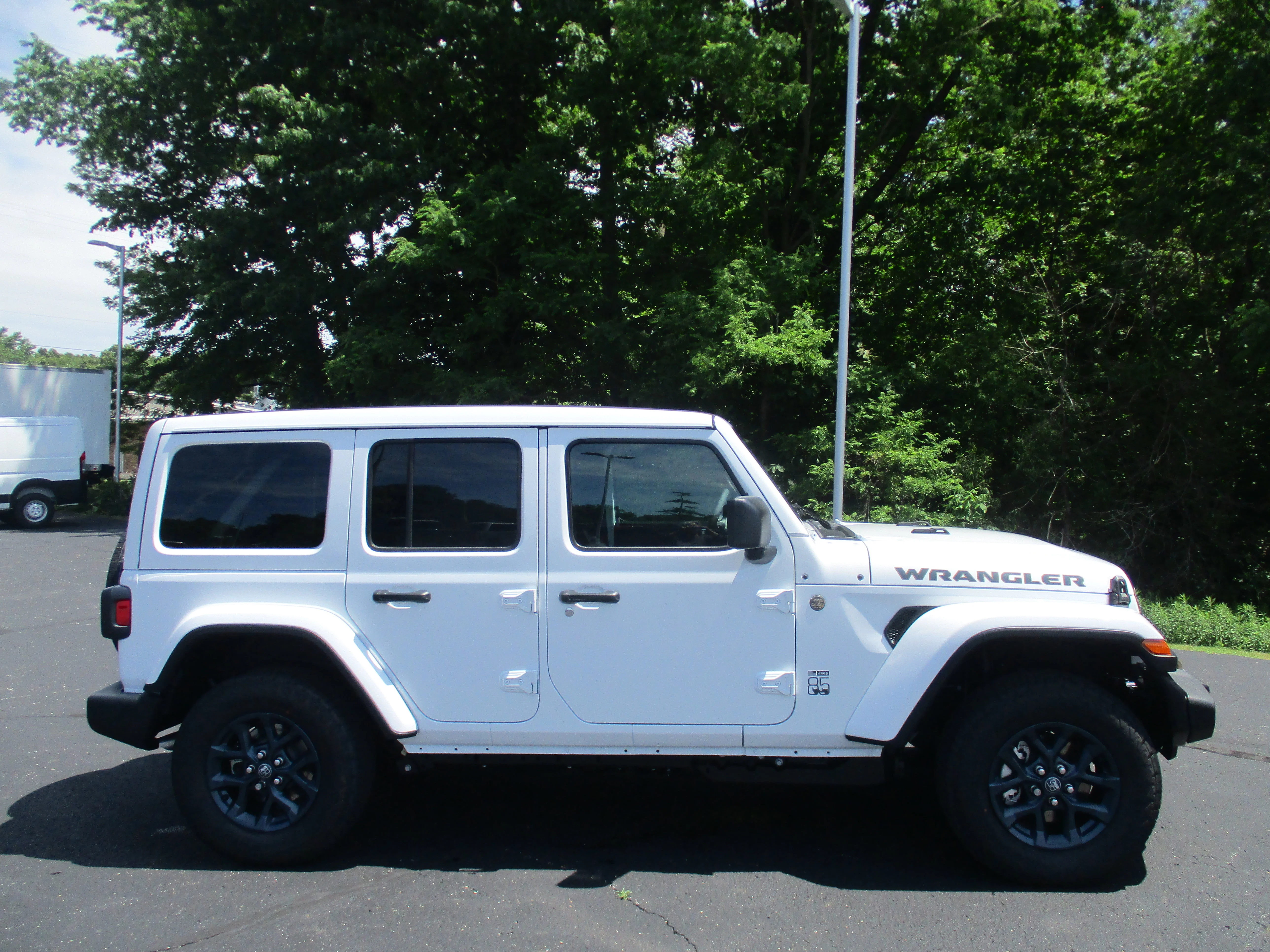 New 2026 Bright White Clear-Coat Exterior Paint Jeep 85th Anniversary image 29